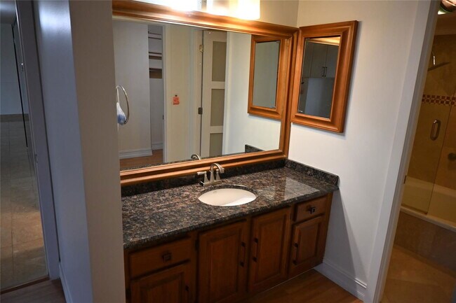 Building Photo - 1800 S Ocean Blvd