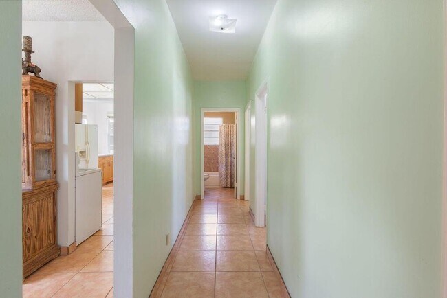 Building Photo - 509 Plymouth Rd