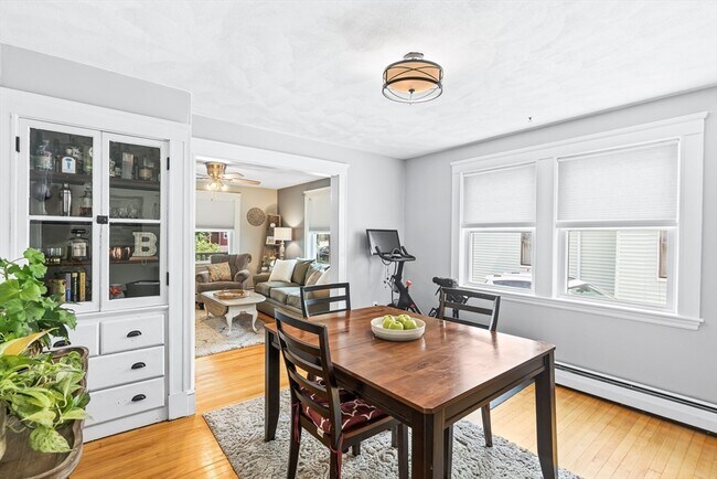 Building Photo - 31 E Foster St