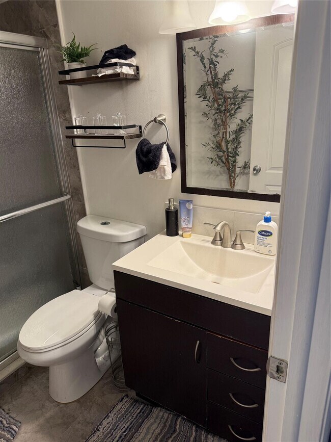 Building Photo - 7355 Woodmont Terrace