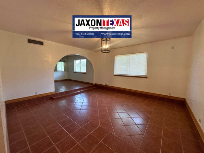 Building Photo - 1067 Villa Linda Way