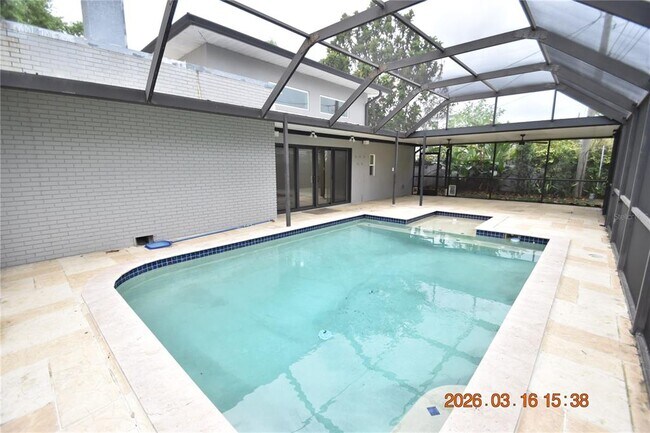 Building Photo - 571 Luzon Ave