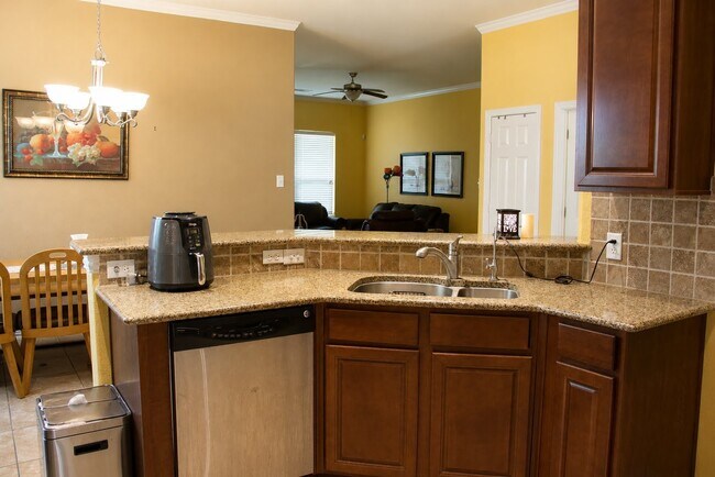 Building Photo - 13827 McKinney Creek Ln