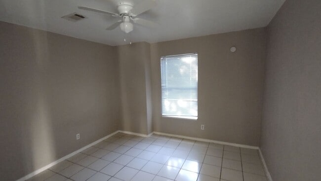 Building Photo - 4015 Apache Cir