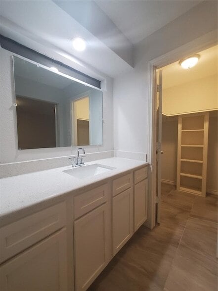 Building Photo - 1616 Scottsdale Dr