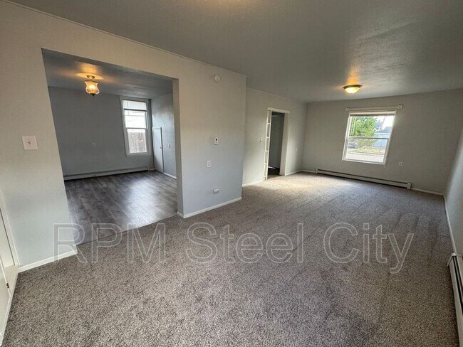 Building Photo - 2723 3rd Ave