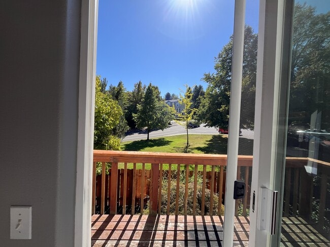 Building Photo - 13065 SW Seca Ct