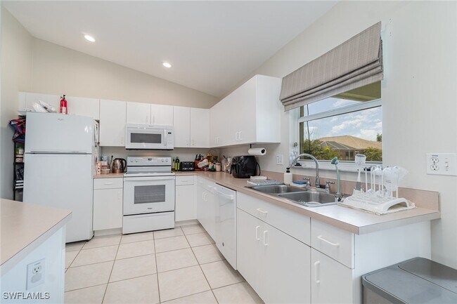 Building Photo - 879 Rue Labeau Cir