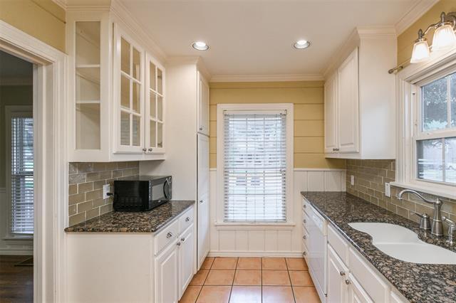 Building Photo - 4421 Calmont Ave