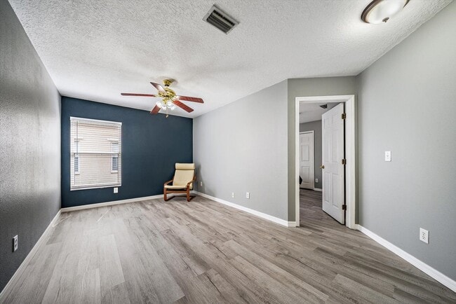 Building Photo - 12017 Larson Ln