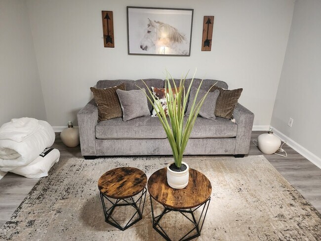 Building Photo - 1215 Trotwood Ave