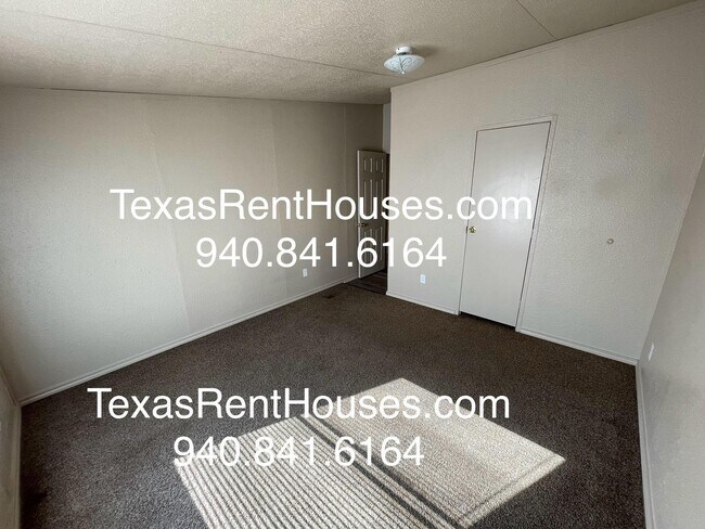 Building Photo - TIRED OF THE CITY LIFE?  6 Acres Petrolio ISD
