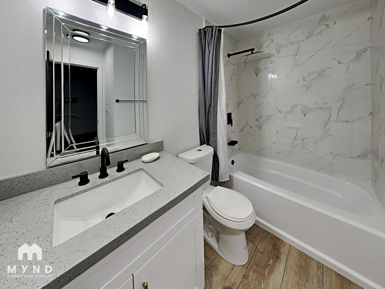 Building Photo - 7520 E Portland St