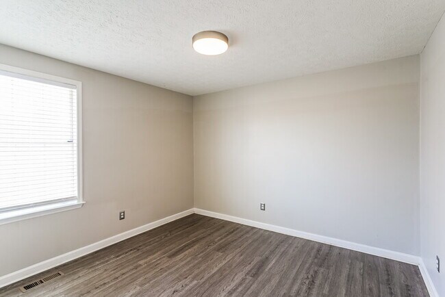 Building Photo - 126 Fergus Rd