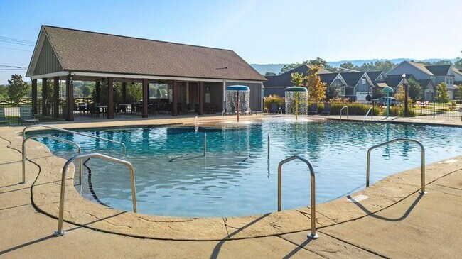 Building Photo - 7458 White Pine Dr