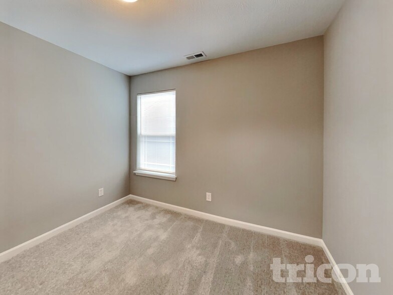 Building Photo - 303 Thomas Point Dr