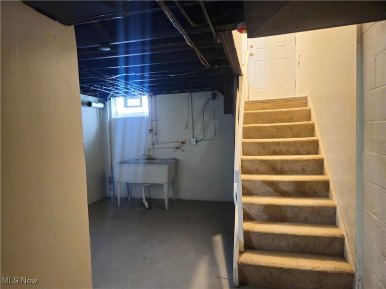 Building Photo - 5200 Catherine St