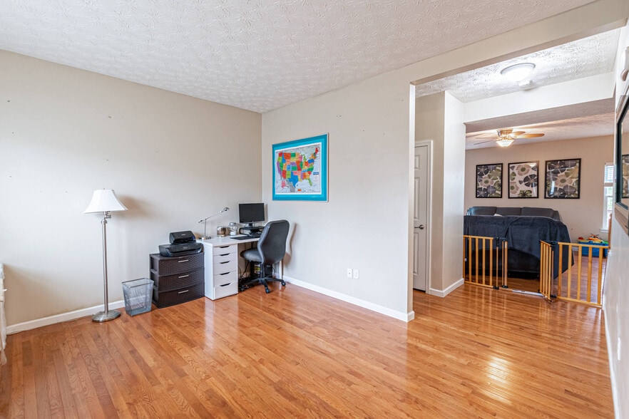 Formal Dining Room/office area - 3300 Federalist Dr