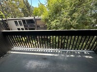 Building Photo - Top-Floor Corner Unit | 3BR in Cross Creek Village, Playa del Rey