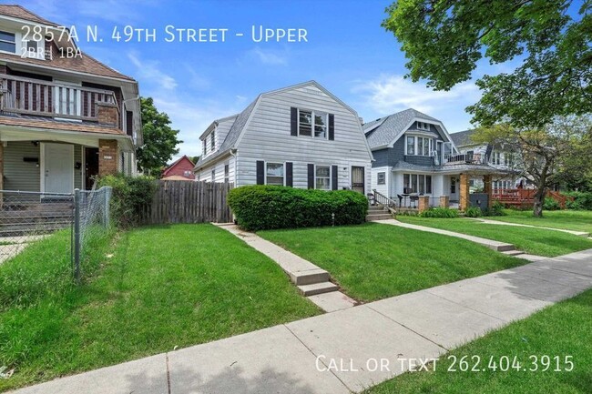 Building Photo - Two bedroom upper duplex in great Milwauke...