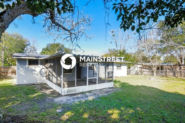 Building Photo - 3 Bedroom Pet-Friendly Home in Jacksonvill...