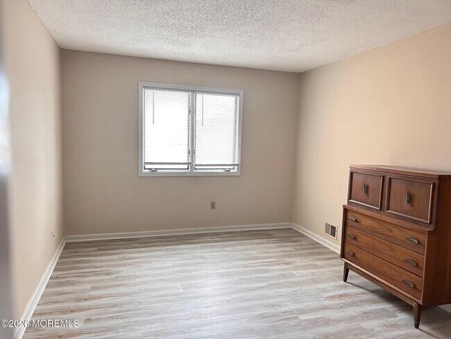 Building Photo - 112 Northrup Dr