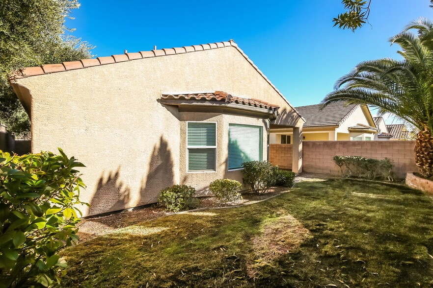 Building Photo - 7241 Fairwind Acres Pl