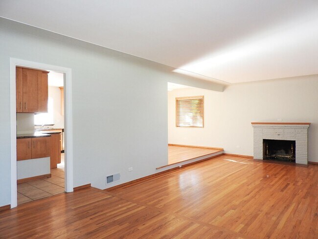 Building Photo - 760 Oneida St