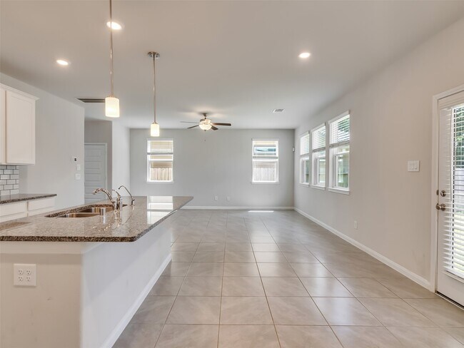 Building Photo - 7087 Silverleaf Oak St