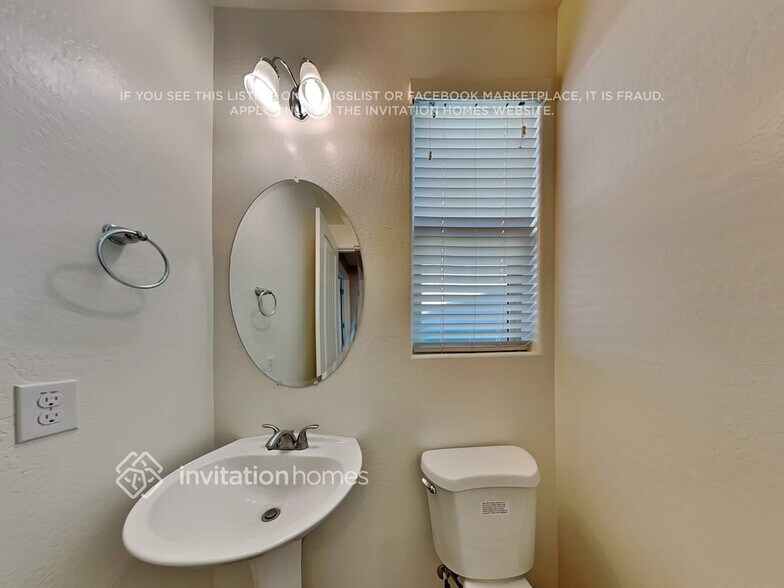 Building Photo - 21206 W Granada Rd