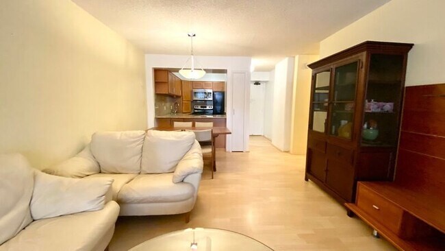 Building Photo - 3138 Waialae Ave