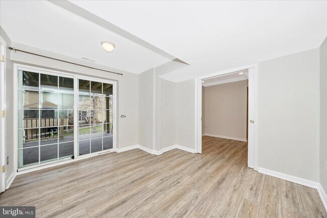 Building Photo - 6634 Rockridge Rd