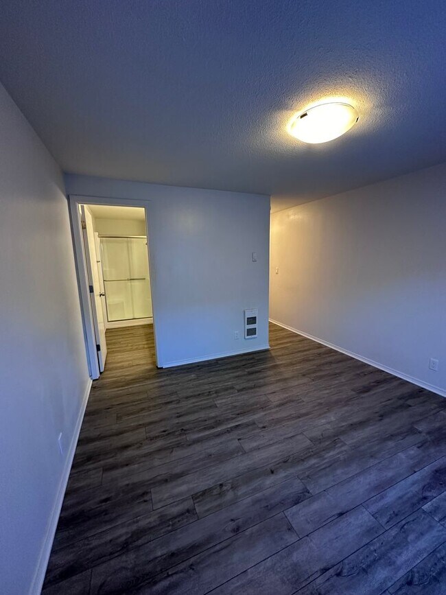 Building Photo - Cozy 2 bdrm 2 bath Condo in Vancouver, WA