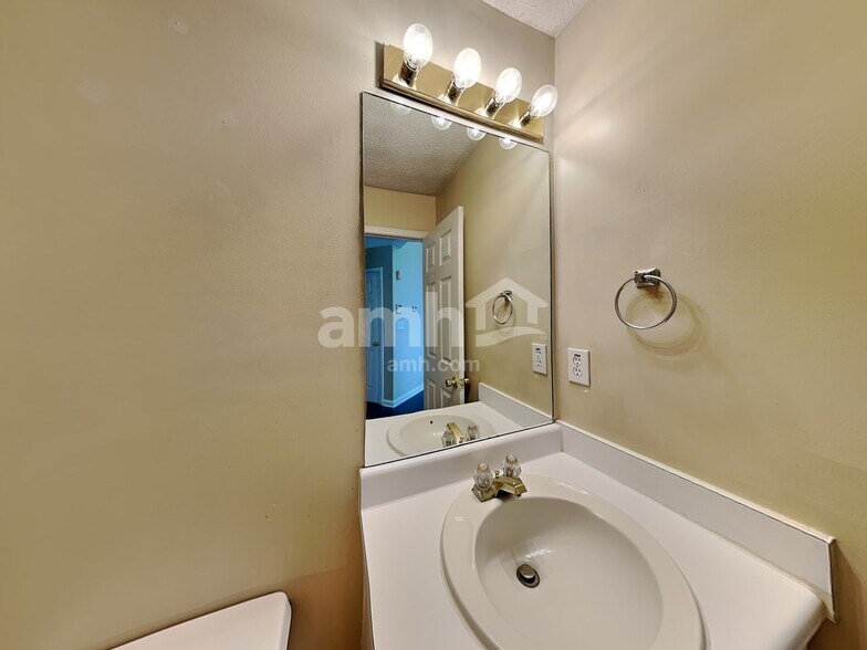 Building Photo - 1388 Glenover Way