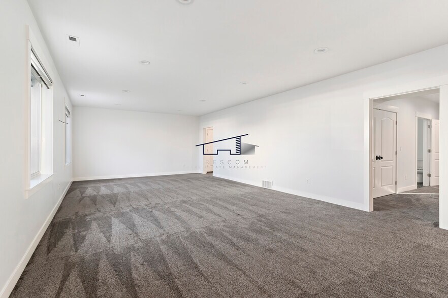 Building Photo - 369 W Clark Cir