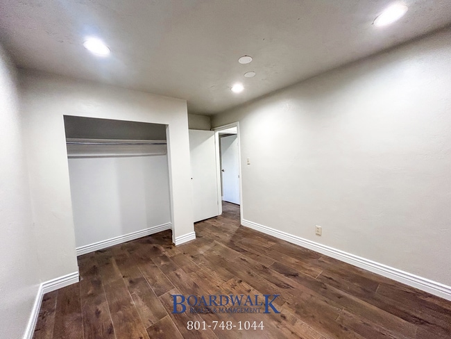 Building Photo - Remodeled & Ready 5 bed in Sandy