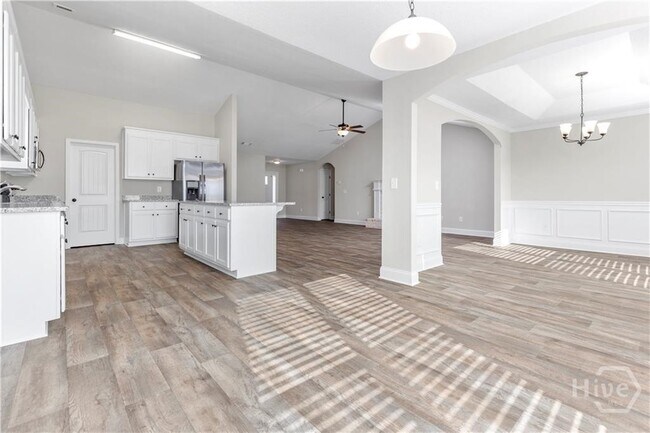 Building Photo - 2164 Savannah Dr