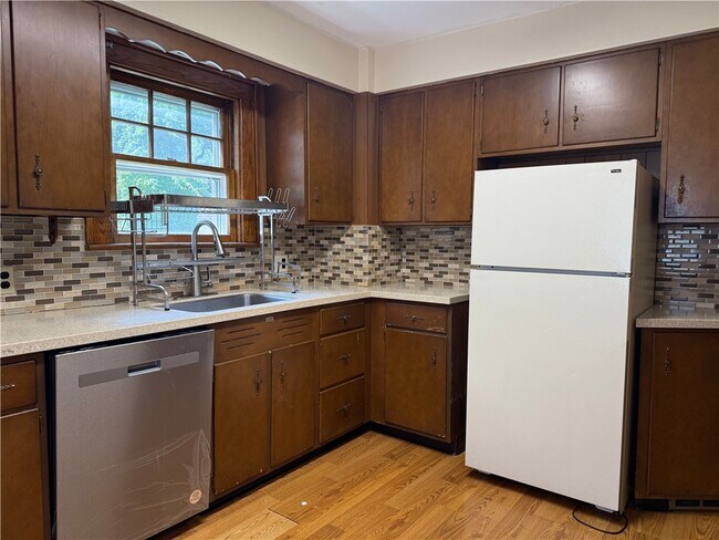Building Photo - 23 Highland Ave