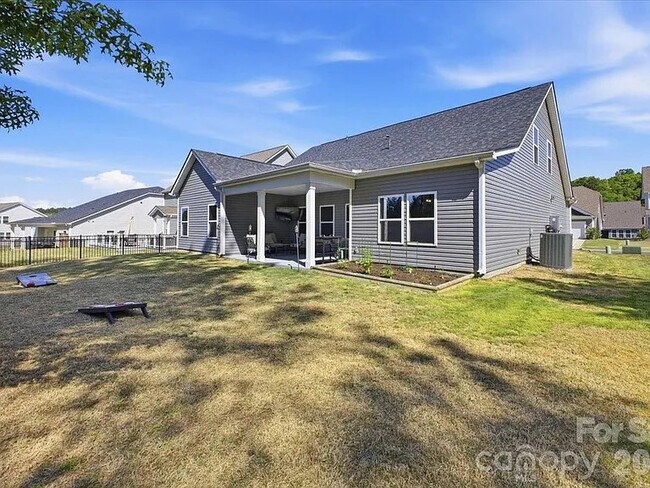 Building Photo - Single Family Home
