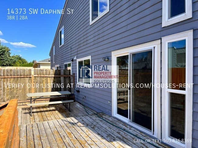Building Photo - 14373 SW Daphne St