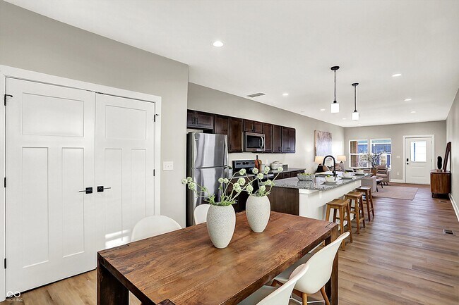 Building Photo - 1624 Prospect St