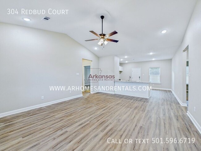 Building Photo - 304 Redbud Ct