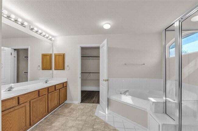 Building Photo - 3733 Eagles Nest St