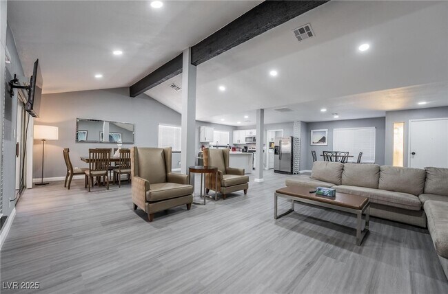 Building Photo - 7439 Trudy Ln