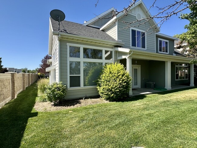 Building Photo - 1748 Winford Dr