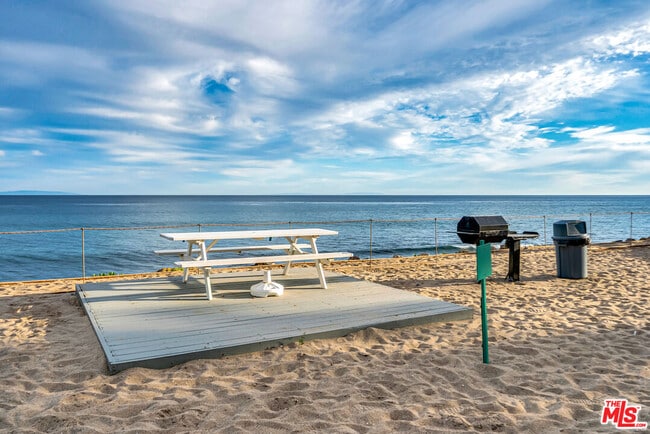 Building Photo - 26664 Seagull Way