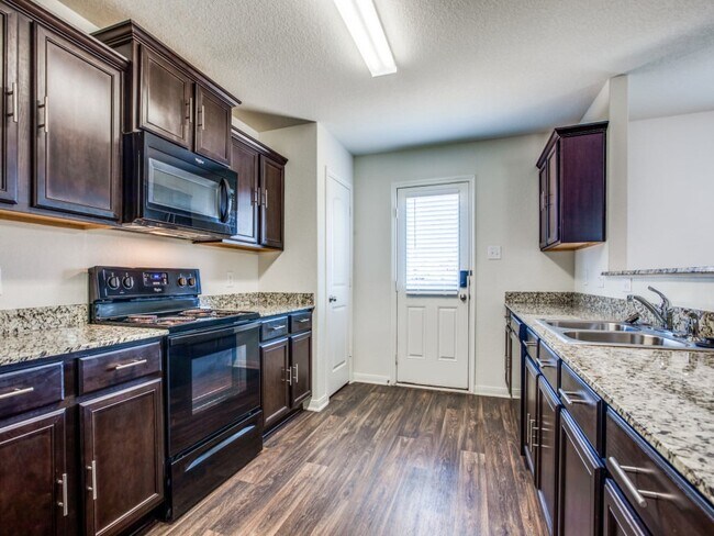 Building Photo - 6528 Chevlar Pass