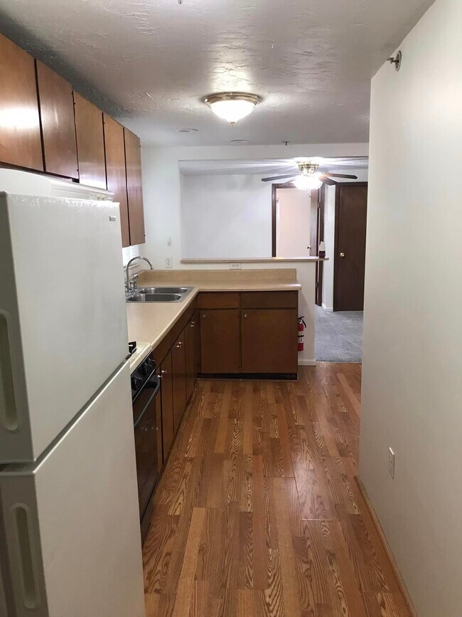 Building Photo - 112 Rockwood Ave