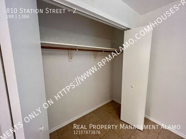 Building Photo - 810 Station St