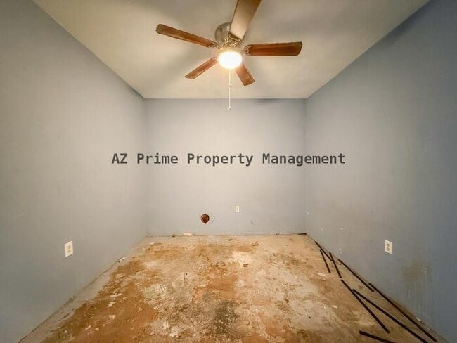 Building Photo - 902 N 15th Ave